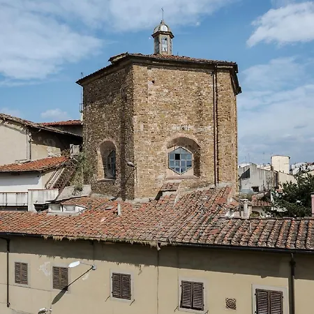 Apartments Florence דירה *