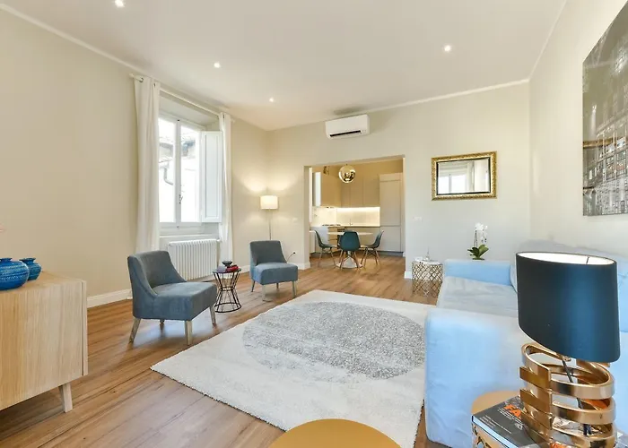 - Santa Croce Deluxe Florence