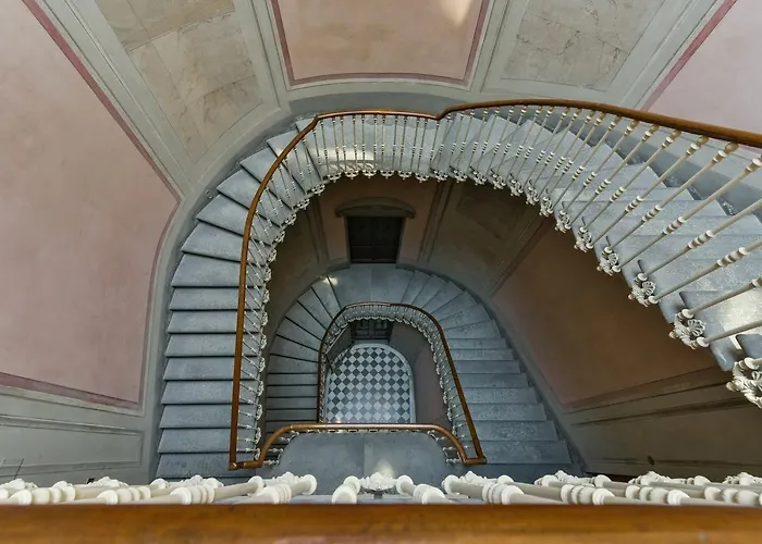 - Santa Croce Deluxe * Florence