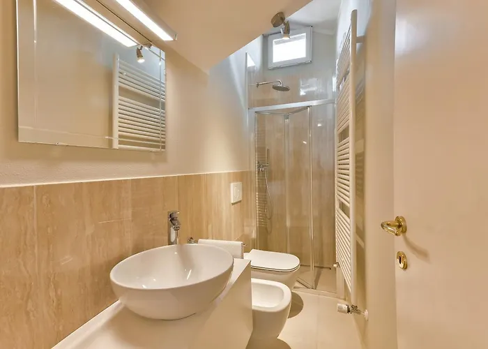 - Santa Croce Deluxe *