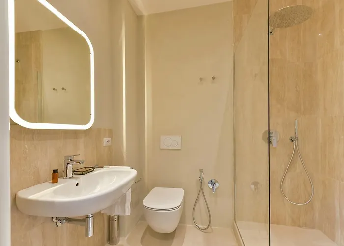 - Santa Croce Deluxe *