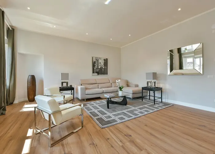 - Santa Croce Deluxe Appartement *