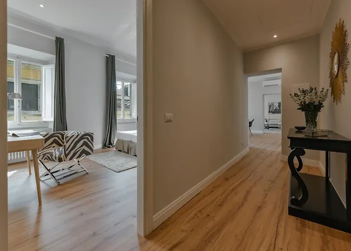 - Santa Croce Deluxe *