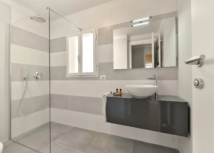 - Santa Croce Deluxe Appartement Florence