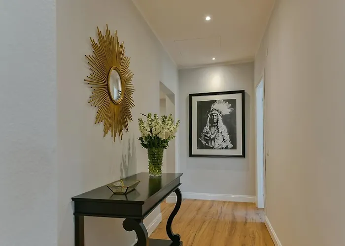 - Santa Croce Deluxe Florence